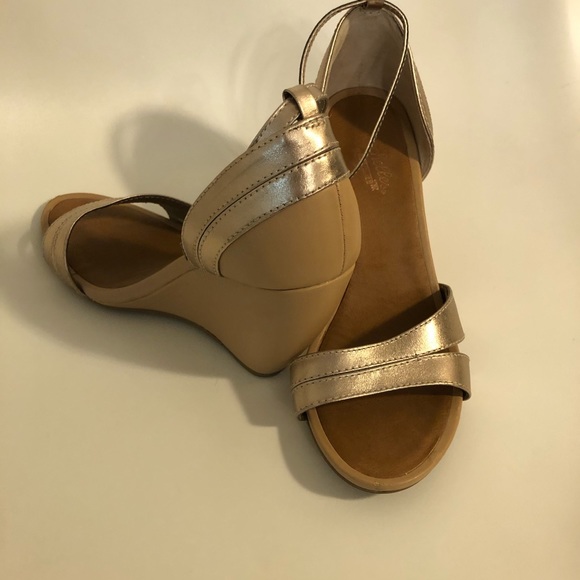 Seychelles Thyme Wedge rose gold sandals - Picture 3 of 3